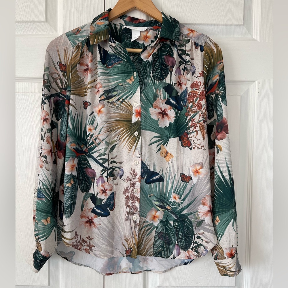 H&M Slightly sheer button down blouse with beautiful Birds and Butterflies